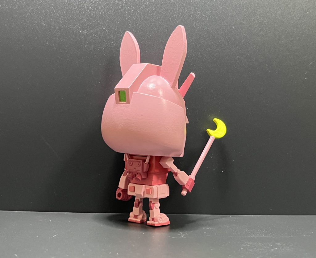 ◇ウサプラくんうさぎモチーフな桃色のガンプラくんです。武器は月型のムーンライトメイスです。