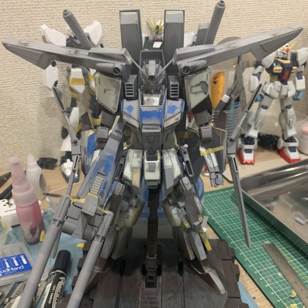 旧キット1/100 ZZガンダム　改修6ようやくここまでこれました。現状私の技量ではこれ以上綺麗にはできませんだした(;_;) あとは塗装のみ！ （1枚目）