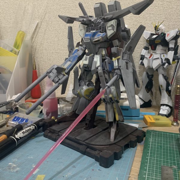 旧キット1/100 ZZガンダム　改修6ようやくここまでこれました。現状私の技量ではこれ以上綺麗にはできませんだした(;_;) あとは塗装のみ！ （2枚目）