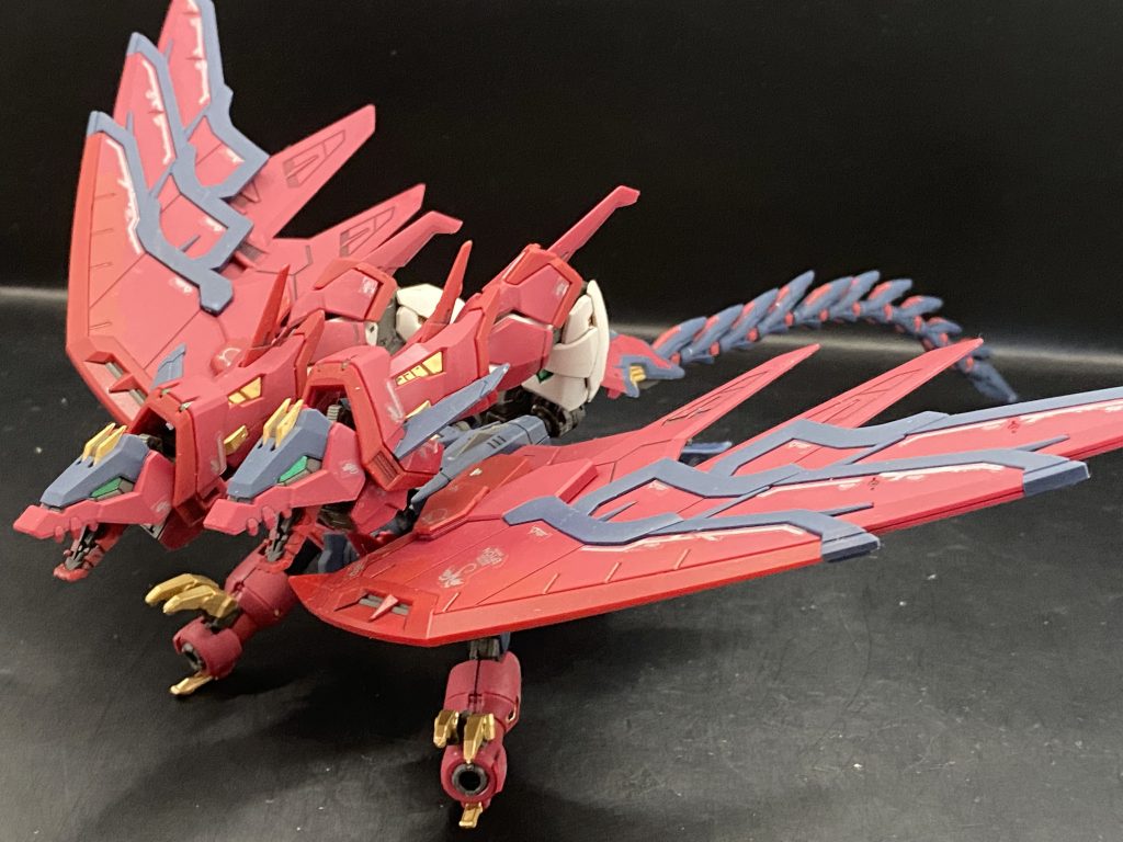 ワイバーンモードはドラゴンヘッドの口が開くようになったおかげでよりワイバーンらしくなってかっこよくなりました。裏側から見ると相変わらずですが表はこんなにカッコイイんだったらそれでいいと思います！