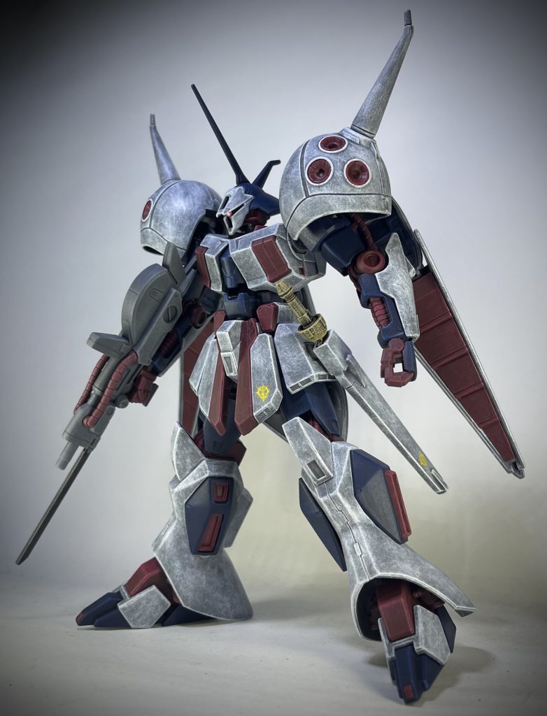 騎士の様な佇まい、マントとか着けたいですね笑