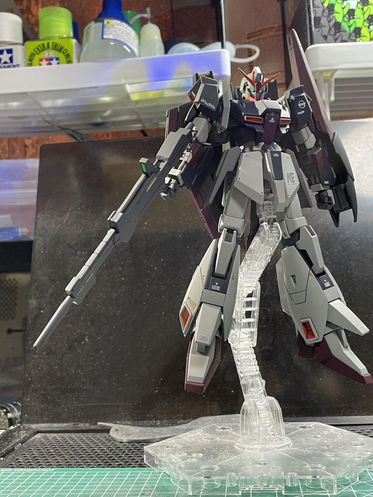 めぇ光ってるんですぅ