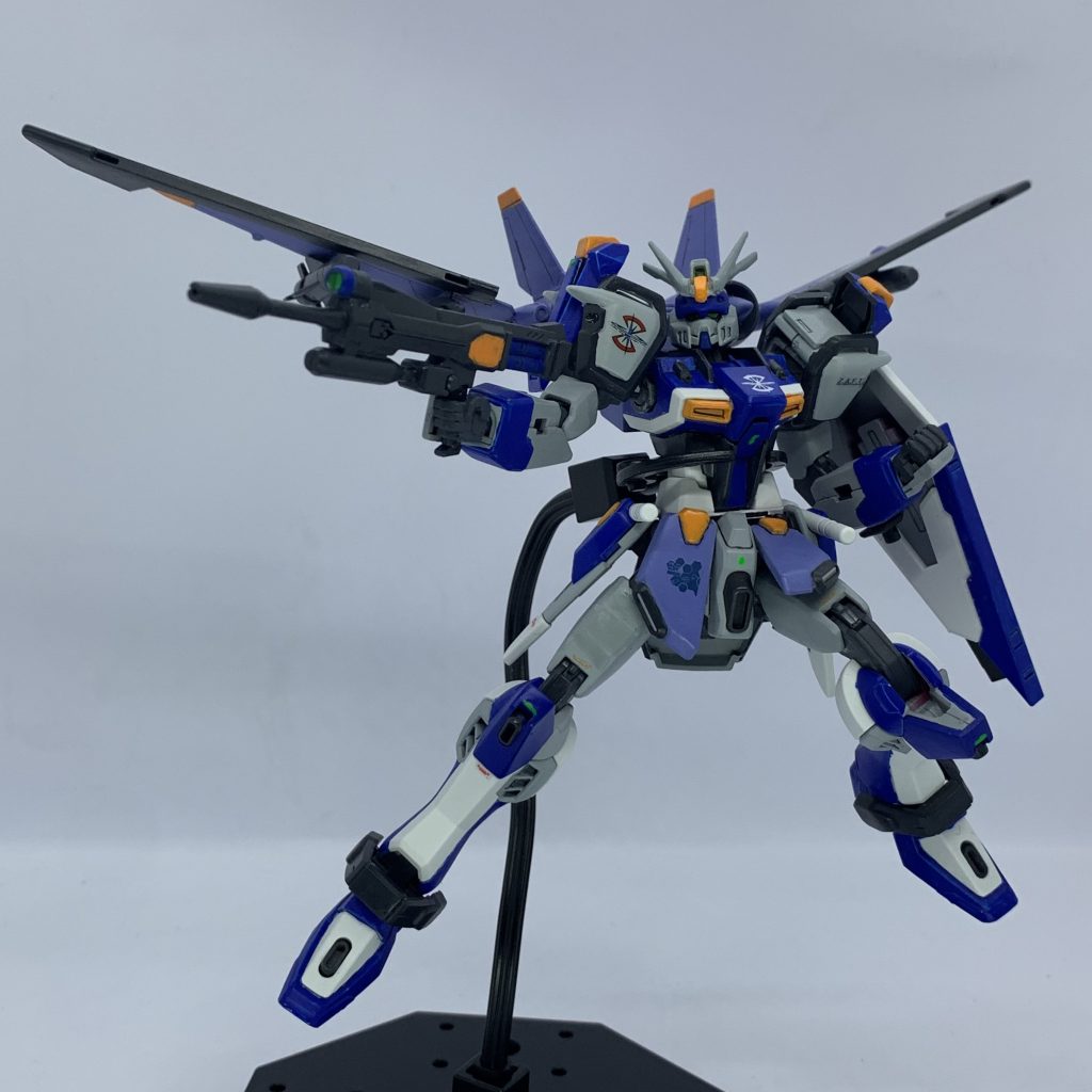 ②ラケルタビームサーベル×2③高エネルギービームライフル改ビームサーベルとライフル。ライフルは多少エネルギー効率が上がっただけの改。