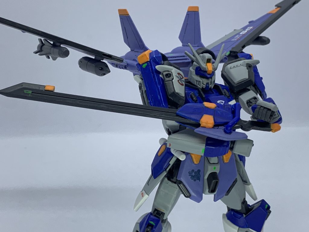 武装紹介しますね。入れたかったギミックが肩アーマーです。