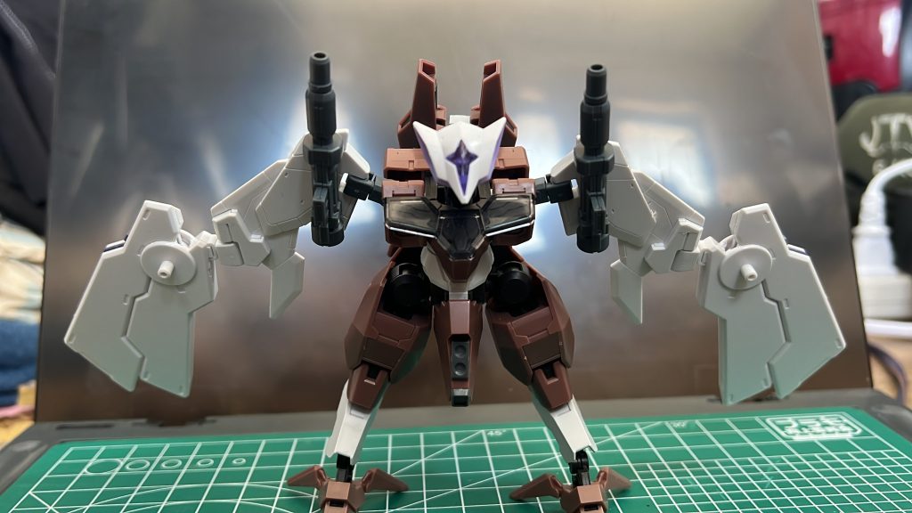 ソーンがゲテモノすぎたので腕を外して鳥型に変更。30mmとベギルベウのパーツを主に使用。