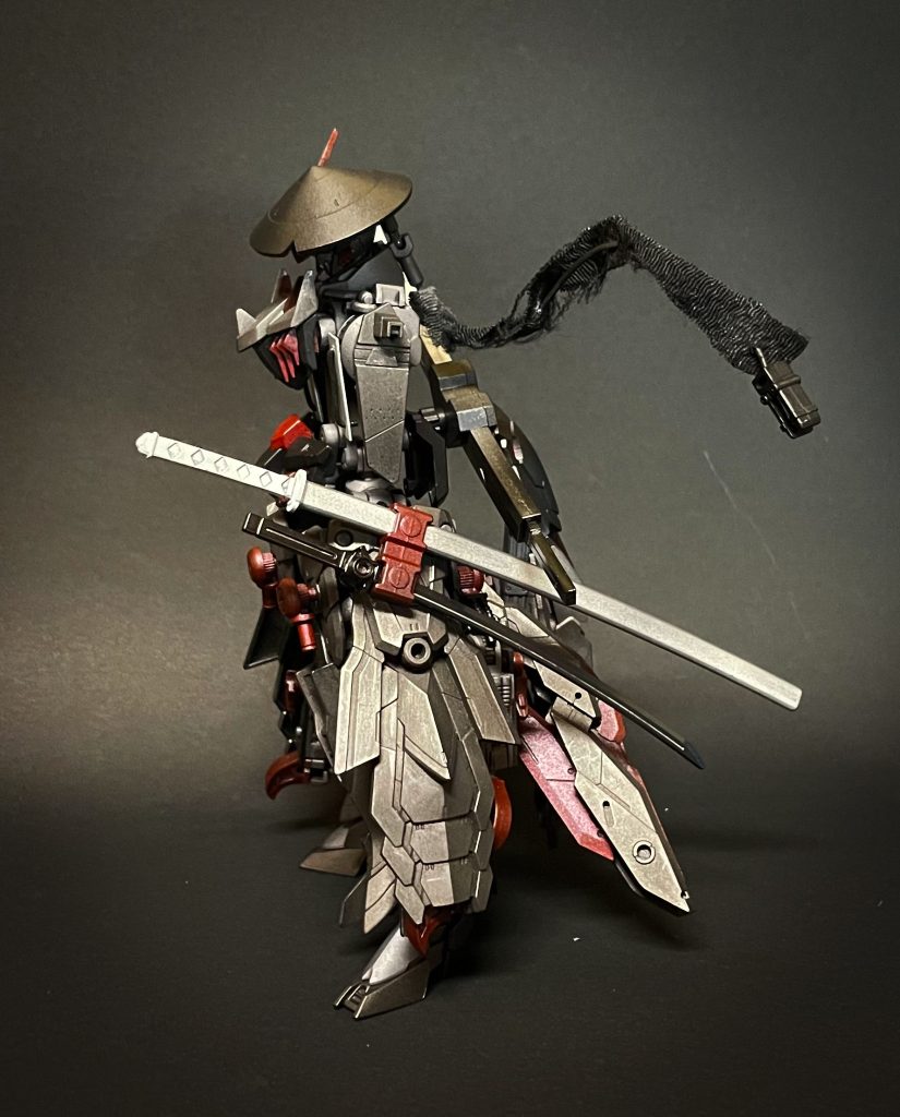 白刀 白雲四刀中最大の大きさを誇る刀。その切れ味もさることながら重量による破壊力が特徴。黒刀 荒墨四刀中最大の硬度を誇る黒刀。切れ味は程々だが硬さに任せての荒々しい使用にも耐える耐久力が特徴。