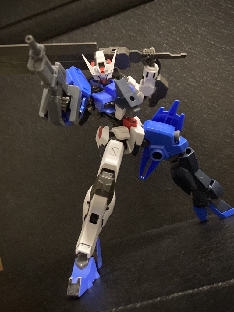 アスタロト専用ライフルも破損したためグレイズ用ライフルを流用。デモリッションソードは予備のものを使用。