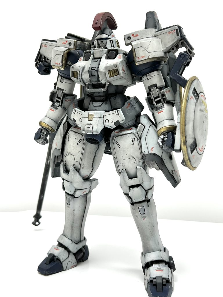 カラーリングはEW寄り。