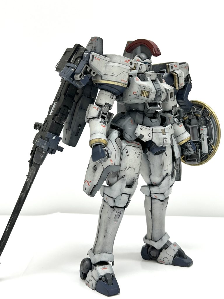 サーベルがシールドに収納できるのが大好きです。