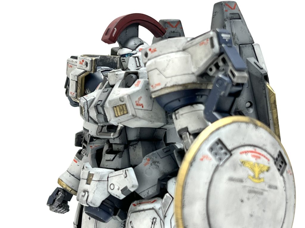 MG トールギスI(EW)でした。いろいろ手加えているのですか、初版のキットでプラスチックが脆くなったのか制作後腰や武器の連接部とかいろいろ折れてしまい、ポージングはできない物になりました。もし同じくMGトールギス作る際参考になれば幸いです。ではまた。