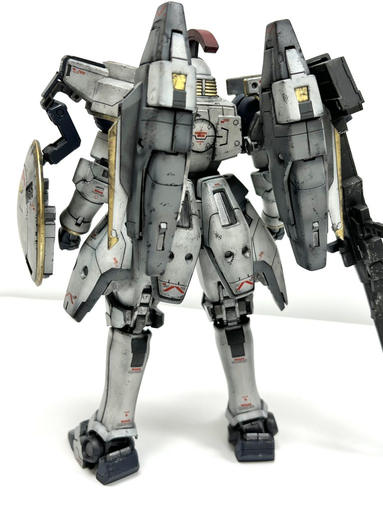 背面。足やブースターのデテールアップも忘れず。