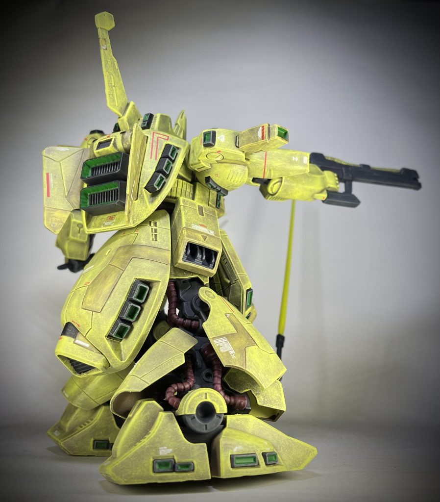 筋彫りは各所に行いましたが、それ以外はしていません、でも好きな感じに仕上がりました。優秀なキットですね!