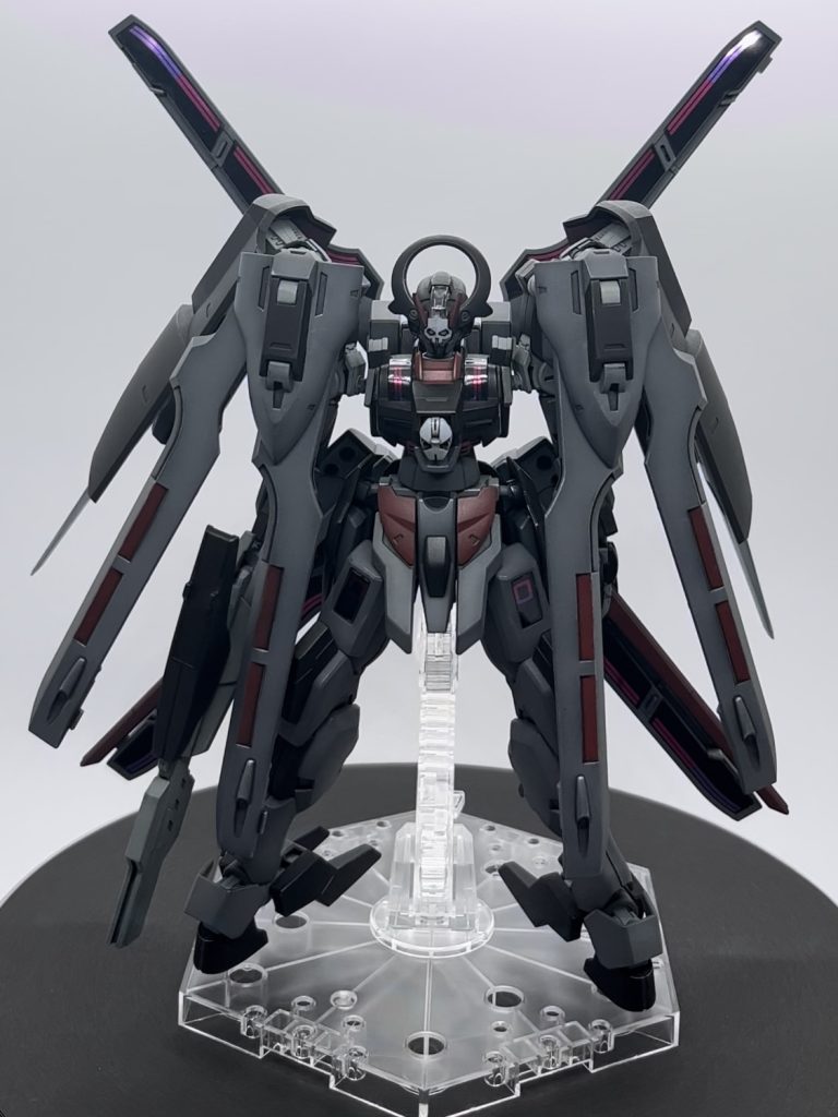 ガーディアンを1セット追加してフロントアーマーにしました。ボールジョイントの接続用アタッチメントを介して接続していますので、若干角度を付けることができます。