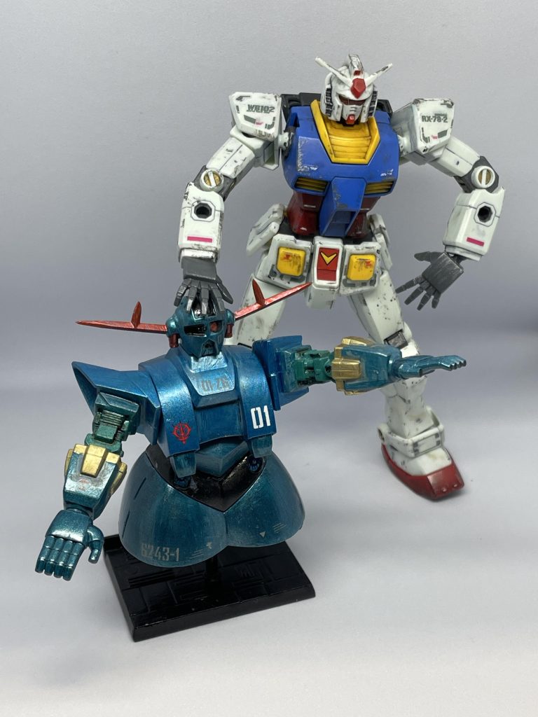 HG 1/144 RX-78-2 GUNDAMの半分以下の大きさしかない