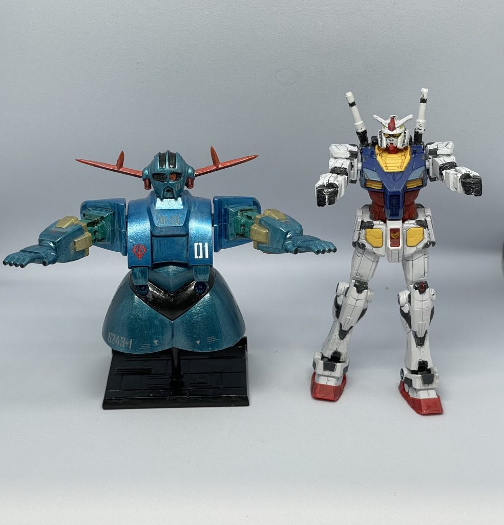横浜の入場特典1/200 RX-78F00 GUNDAMよりも小さい