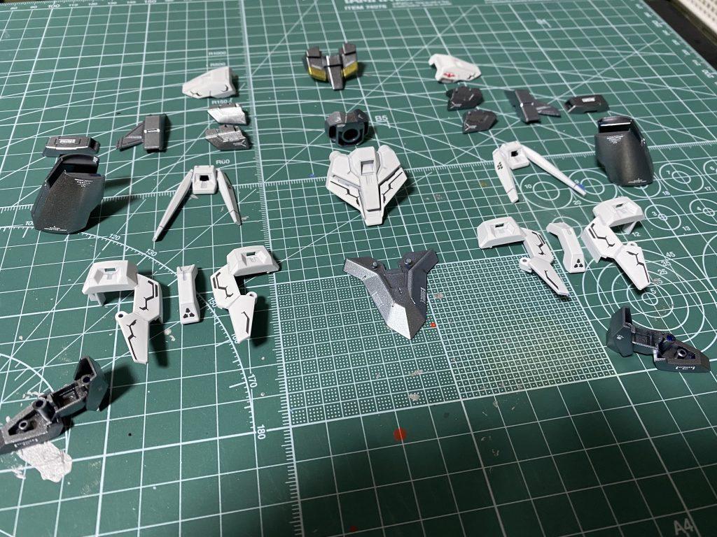 デカールは全て、アシタのデカールを使用しました。シルバリングが無いというは魅力を感じます。