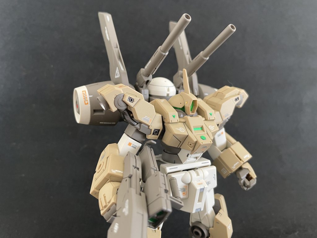 スタイルも申し分無いしディテールもバッチリだったので少々のスジ彫程度追加してみました。