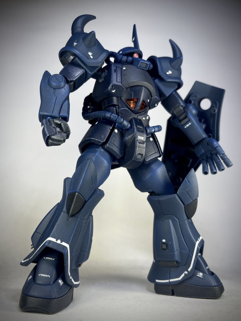 5連装75mm機関砲は各指を切断し独立化、真っ直ぐにもなりますが、表情を付ける事も可能です。