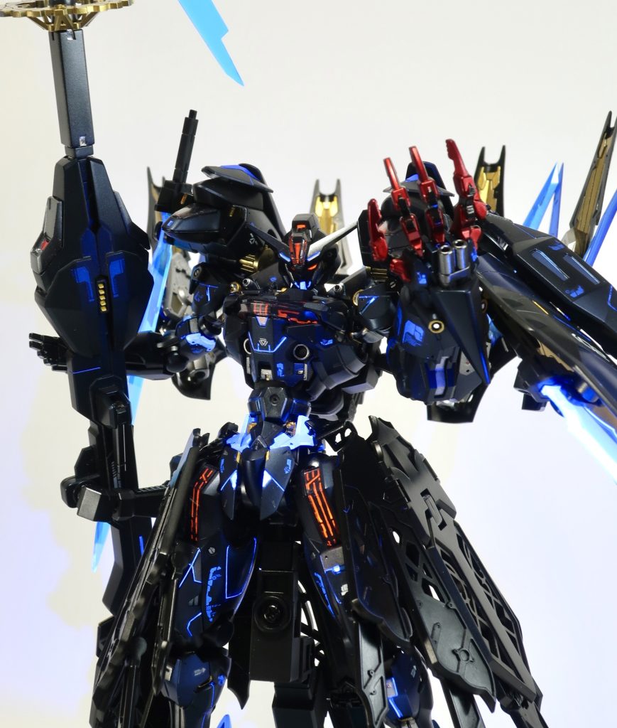 どこからどう見ても悪役機体になりました。ご覧いただきありがとうございました！