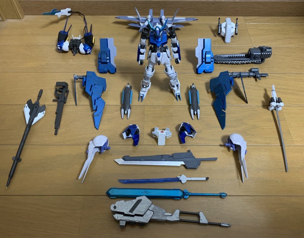 装備バリエーションがこれだけあるから今回のオーバーホールに合わせてコイツらも全塗装しなければ長い戦いになりそうだ…