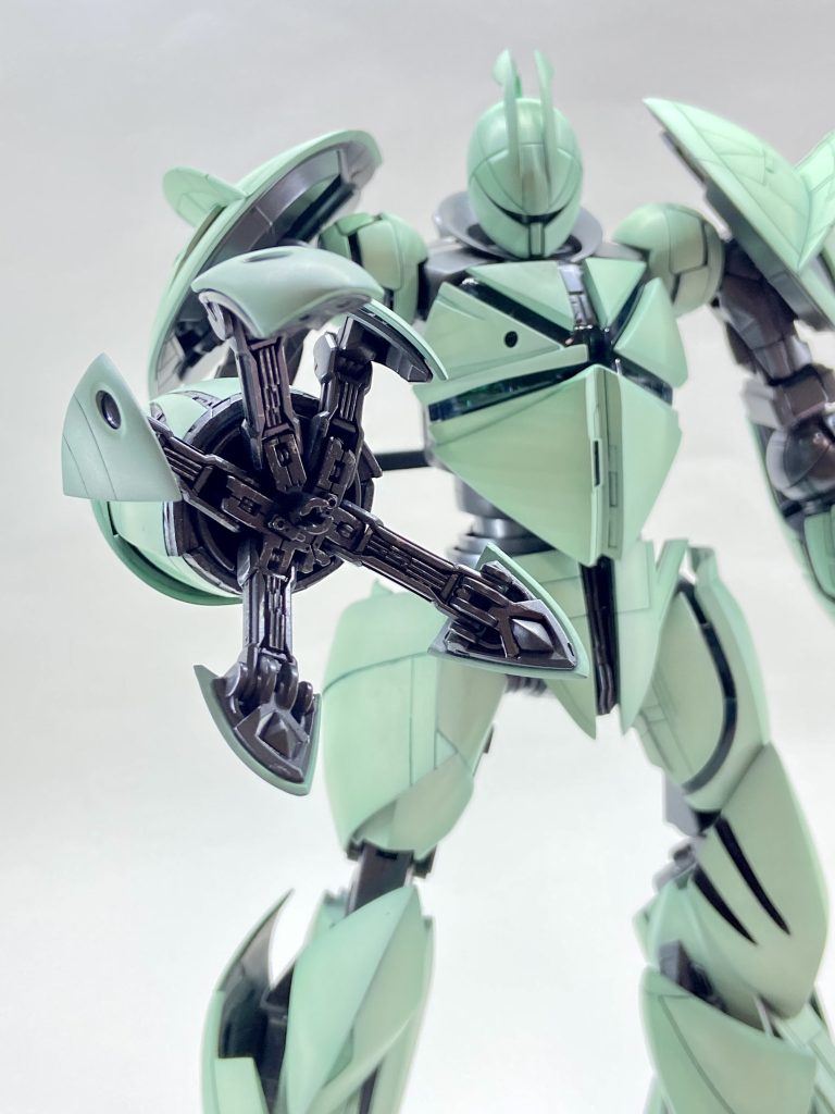 くクロー内部をジャンクパーツでディテールアップ。