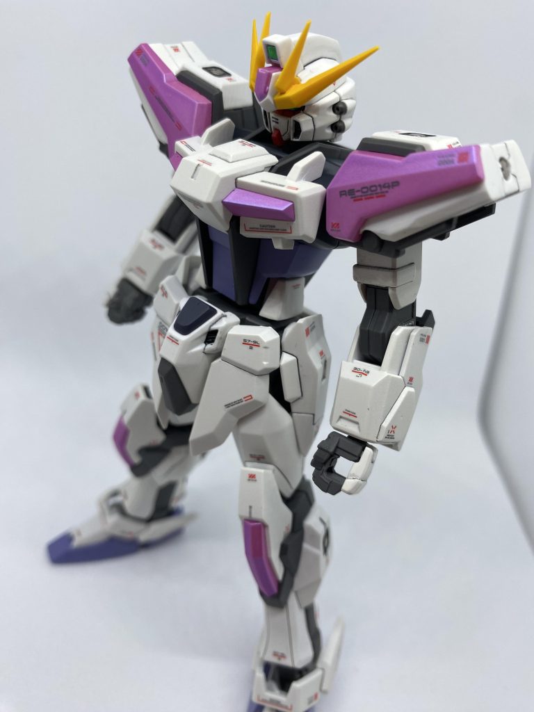 今回はスジの掘り直しとアンテナのシャープ化以外は特に弄らずそのまま組みました。