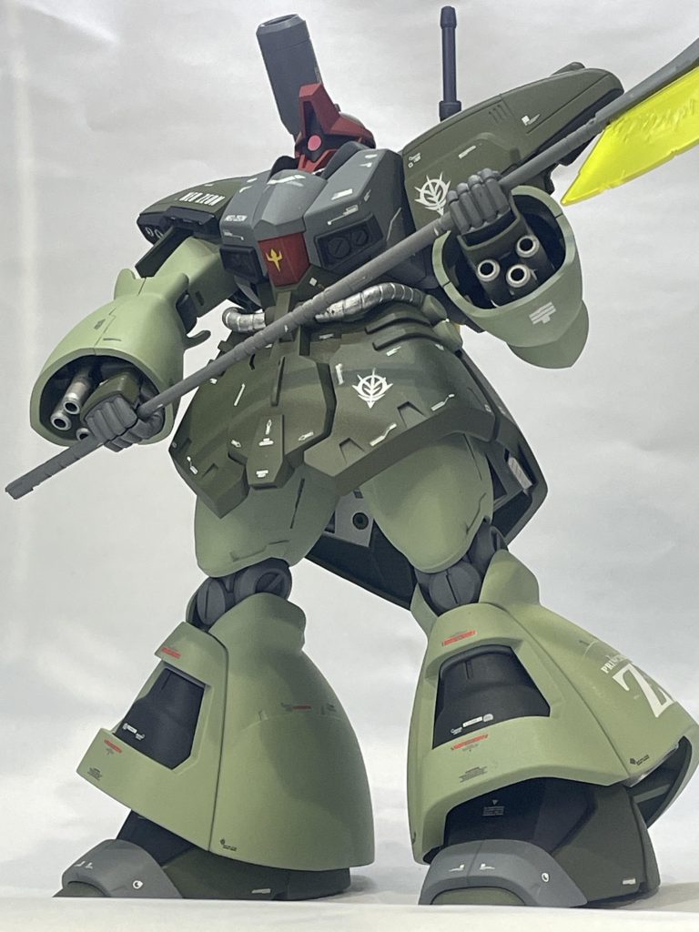 本日10月6日のドムの日にちなんで制作。ドムシリーズなら何でもありかなとドライセンを選抜、ライトグリーンVer.に全塗装。