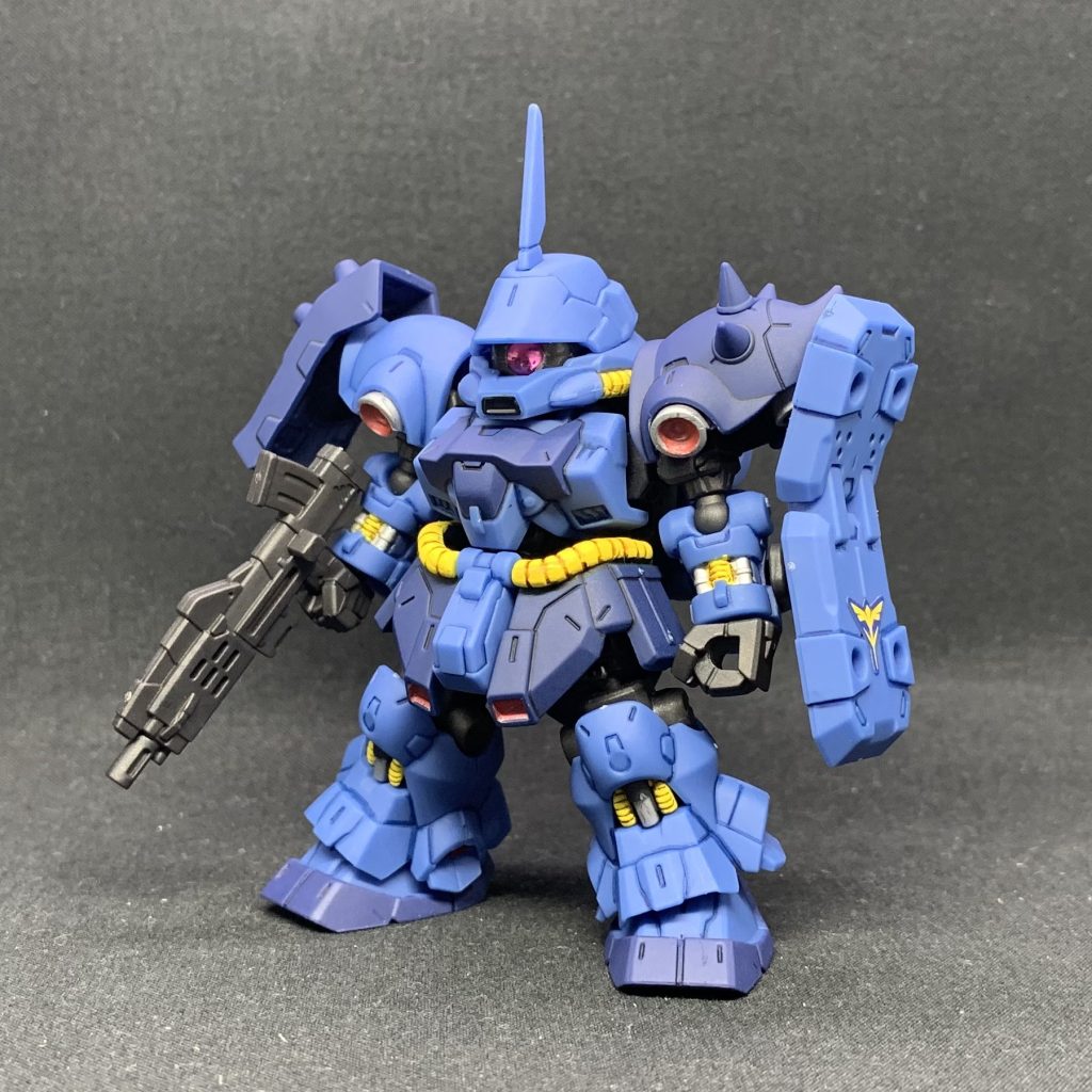 前回のエクシアが思ってた以上に気に入ってしまったため近所のお店に残ってたこの子もお迎え。フロントスカートや肩が大きいから上腕と太もものフレーム剥き出しなのもエクシアほど気にならないですね