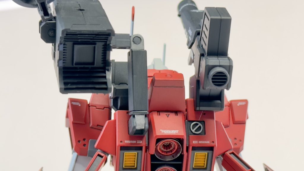 ただ...自身の技術不足といいジャンクパーツが見当たらなかったので、ミサイルランチャーの接続はかなりやっつけになってしまっています...