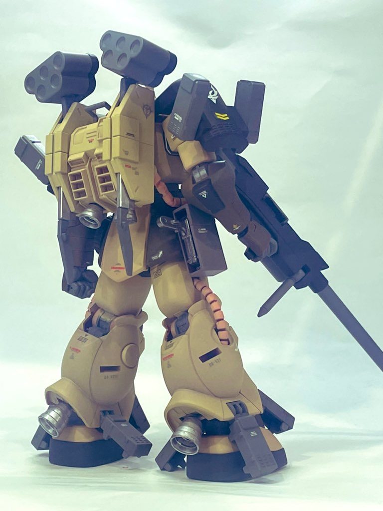 リアクティブアーマーが地上用にピッタリな武装だったので砂漠仕様にしてみました。タン、オリーブドラブが凄く似合う気がしました。