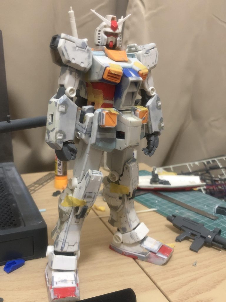 製作全体のイメージが伝われば嬉しいのですが。削って、パテ盛ってのループ作業。この段階で挫折感、終わらない。好きなことも作業になるとサボります。