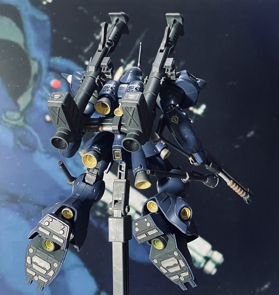 バーニア内部はシタデルカラーのCORAX WHITEで下地を入れ、FLASH GITZ YELLOWを上から塗りました。