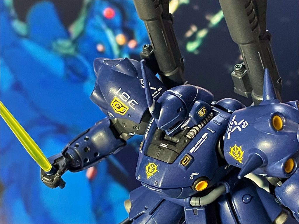 多めのデカールを貼って、写真だと伝わりづらい曲面を際立たせるようにしています。