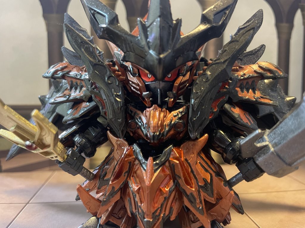 赤目にしたのは悪いイメージではなく、地竜って赤っていう勝手なイメージからですね。