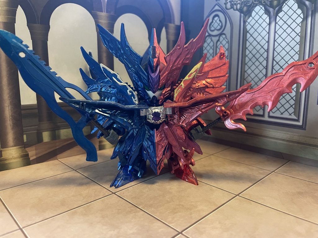 武器はそれぞれ羽にマウント可能な属性剣。ドラグーンはいろんな塗り方がありますね！