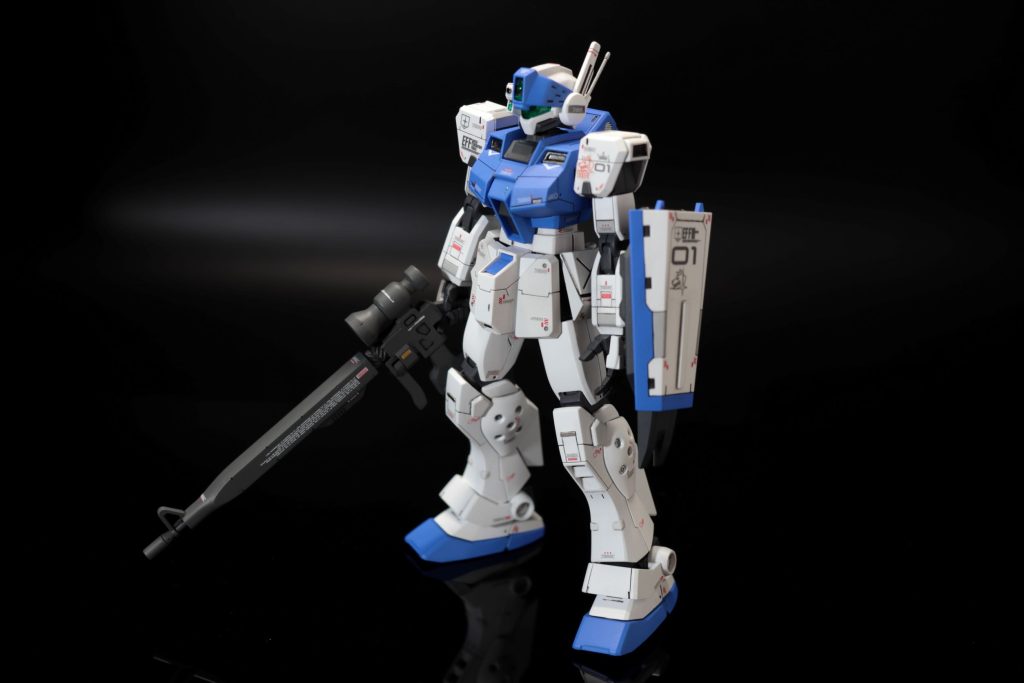 頭部バルカン部にセンサー追加。アンテナ部改修変更。腰部センター部改修。