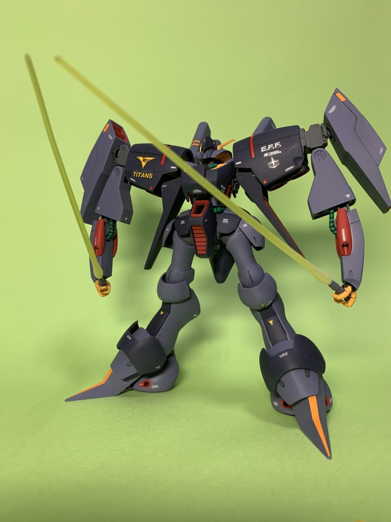 付属武器ビームサーベルのみ。