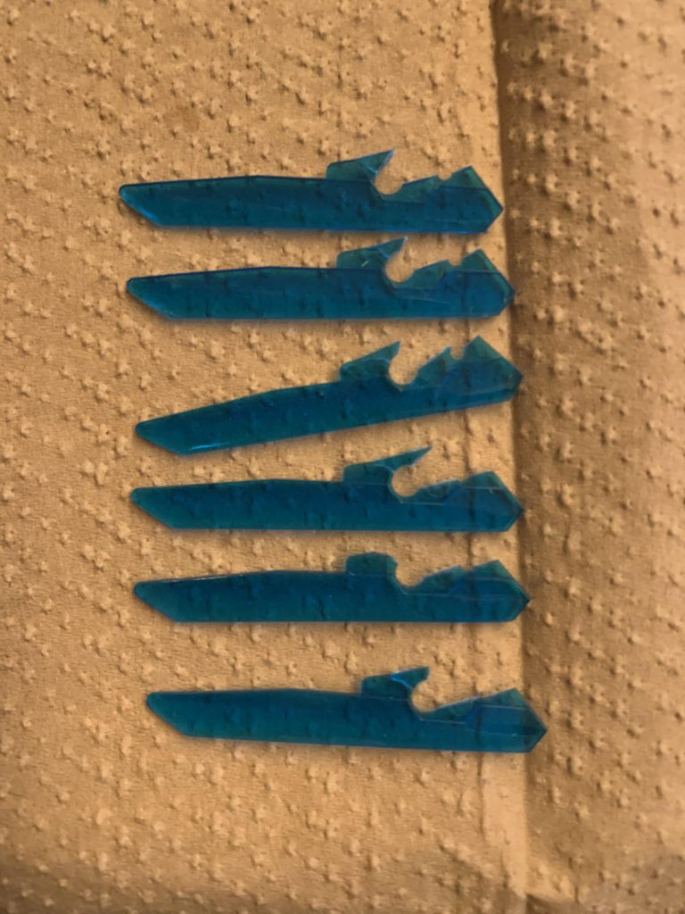 後ハメ加工しているところです。