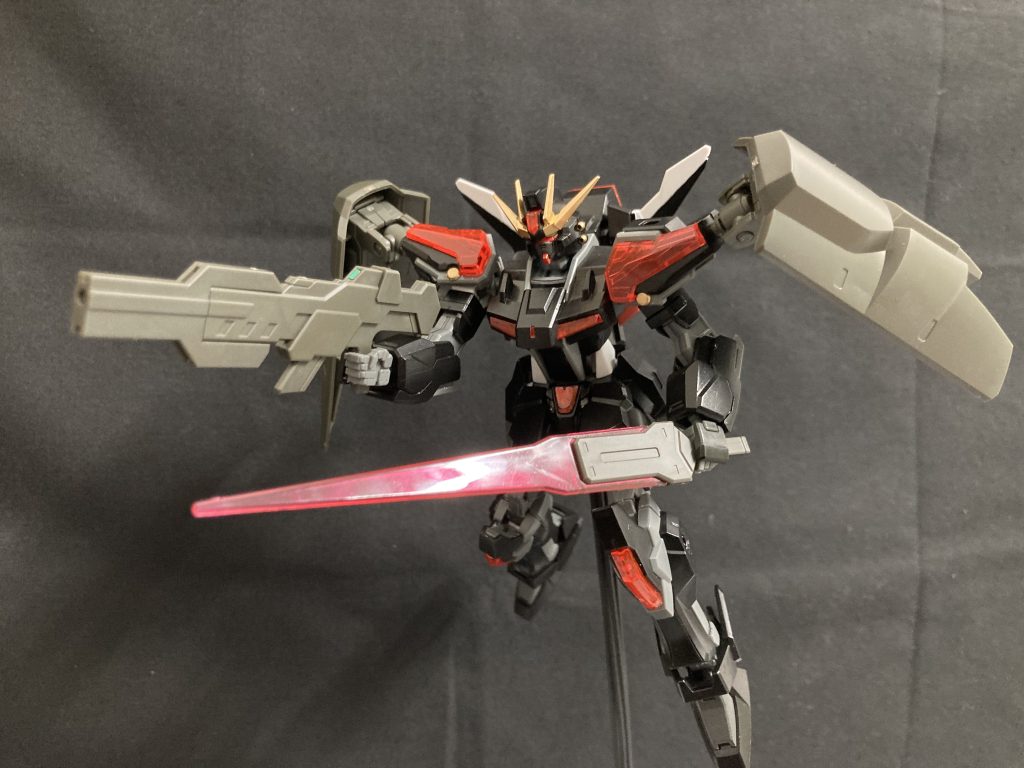 アトミックバズーカ1発打った後はパージして肩アーマーにマウントした武器で前線へ