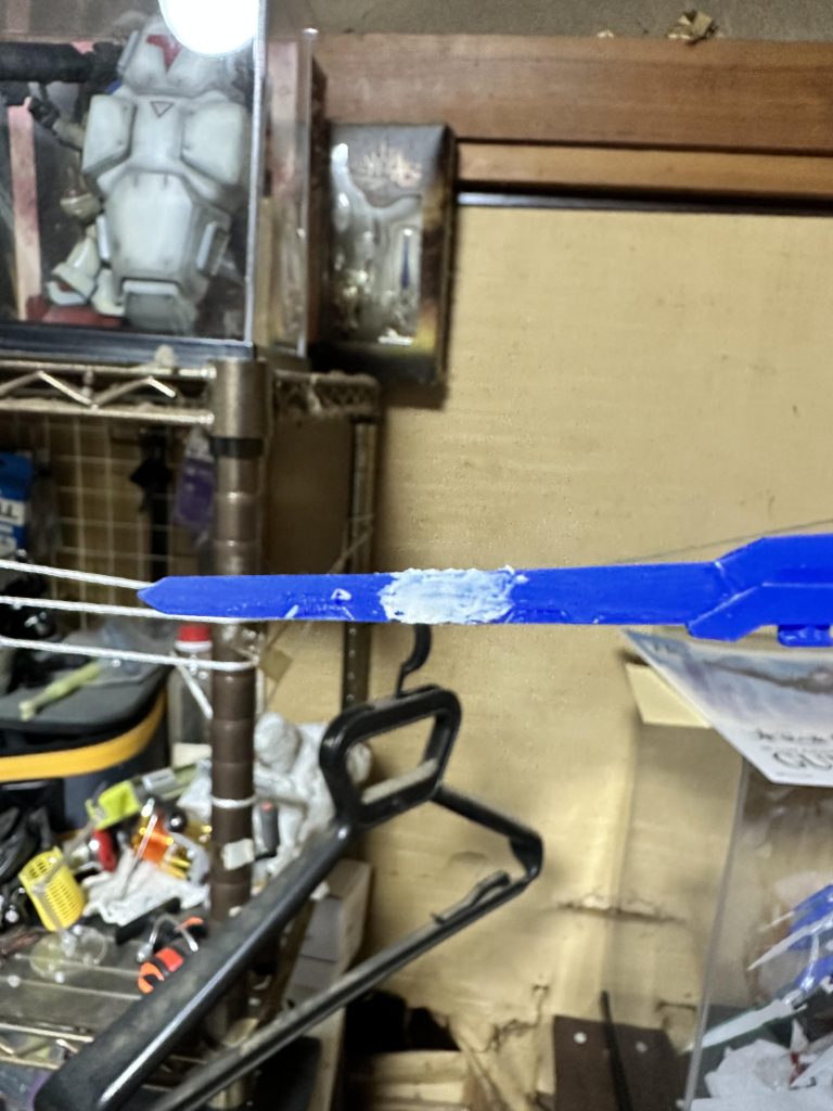 折れた羽の修正が久しぶりのパテ盛りだったため苦労しました。