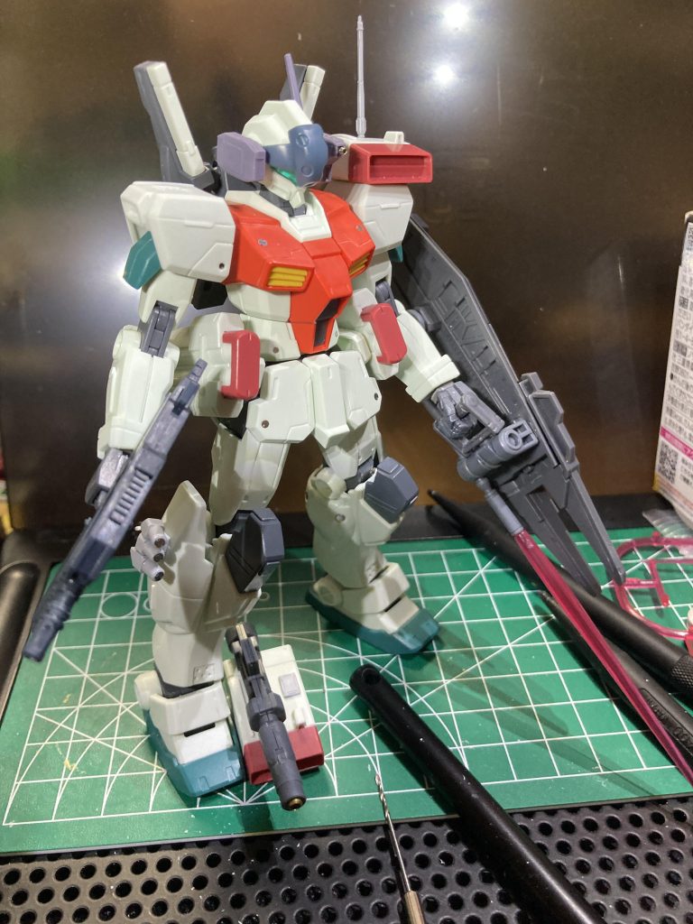 モールド追加って難しい……スジ彫り何度か埋め直しましたがそれでもガタガタで、今回スミ入れしてません。でもこれからも挑戦していきたいです。