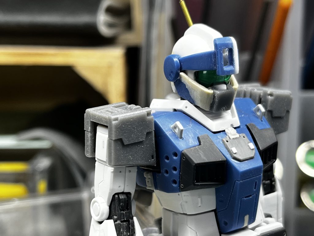 肩アーマーは3つのパーツを組み合わせ、なおかつ腕バーツにも合うようにということで一番手がかかった部分でした。コツはとにかく測ること、先を焦らず仮出力を何度も行なって調整後にディテールを入れることと感じました。今回はちょっとした引っ掛かりを作って、瞬着でくっつける形で完成させたので、今後はダボ穴とかも計算して設計して、仮組みが楽になるようにしたいですね。