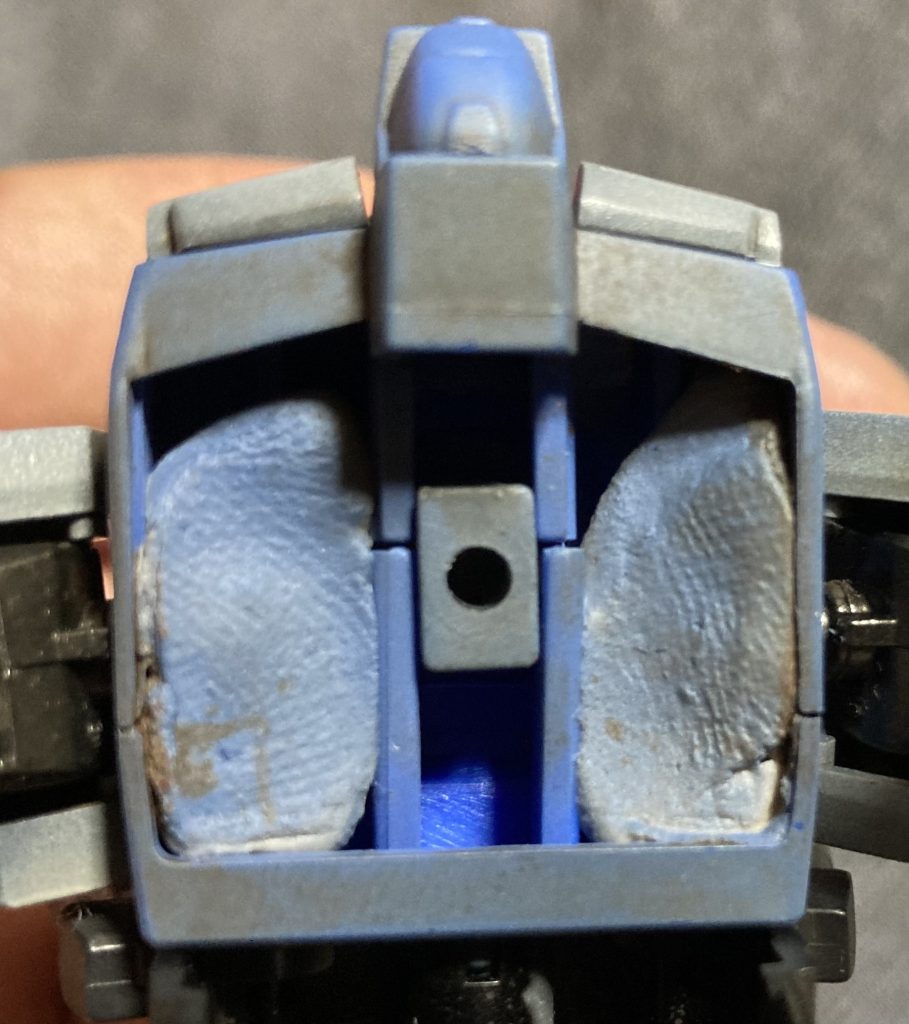 エポパテを裏打ちして強制固定。