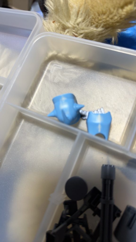 この状態だときっちり繋ぎ目が消えてたと思いましたが塗装してうっすら線が。。。次回は別の方法で挑戦したいと思います。