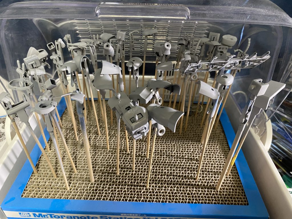 仮組後にバラしてサーフェイサー