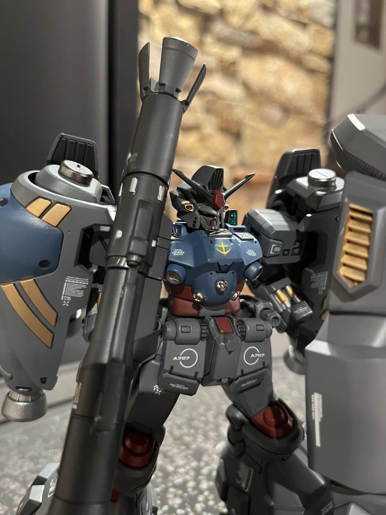 少しアップで見るとこんな感じです!ちなみに今回行った主な作業はこんな感じです!・脚部2mm延長・脚部後ろ足首にシリタケディテールを追加・各所にディテールアップパーツを追加後は寂しい部分に新規スジボリを追加しました!