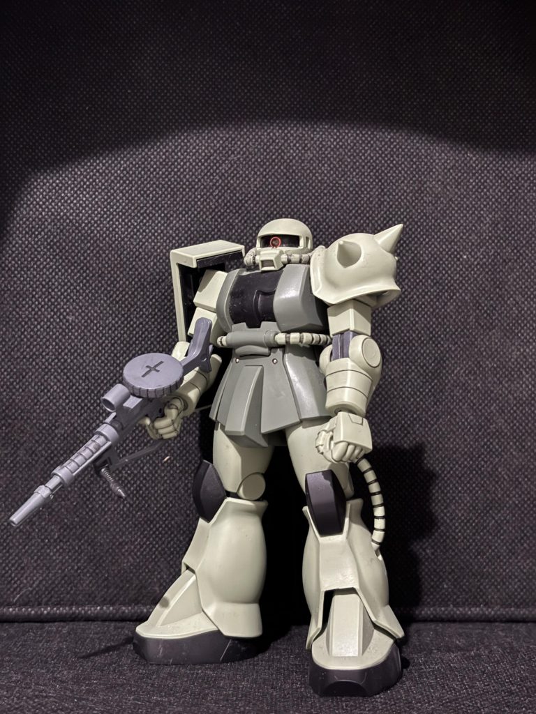 オリジンやリバイブのザクではなくあえて少し昔のHGUCverになります。というか作っていた当初はリバイブのザクがなかったんですよね...w