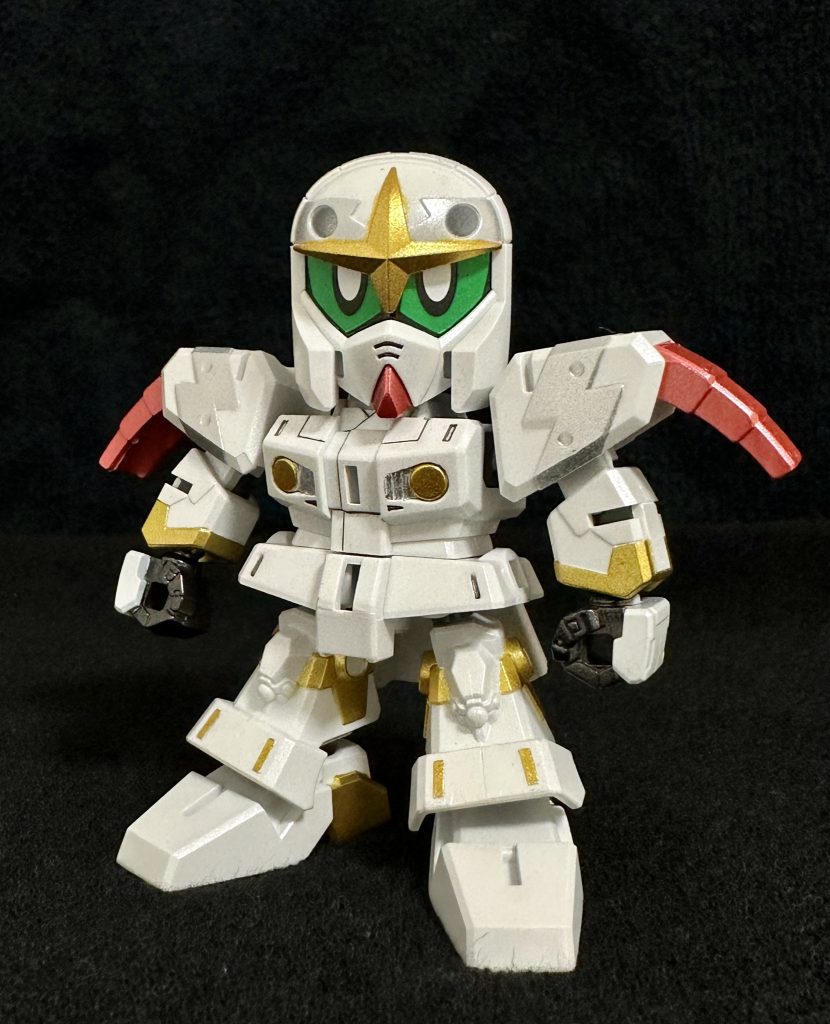 軽装タイプ。肩、胸の部分はシルバーを追加。レジェンドキットは墨入れしやすいですね。