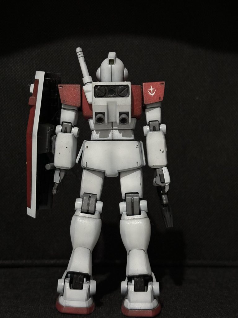 合わせ目消しと黒立ち上げの塗装で仕上げました!あとは余っていたデカールをテキトーに貼ってたりしますw