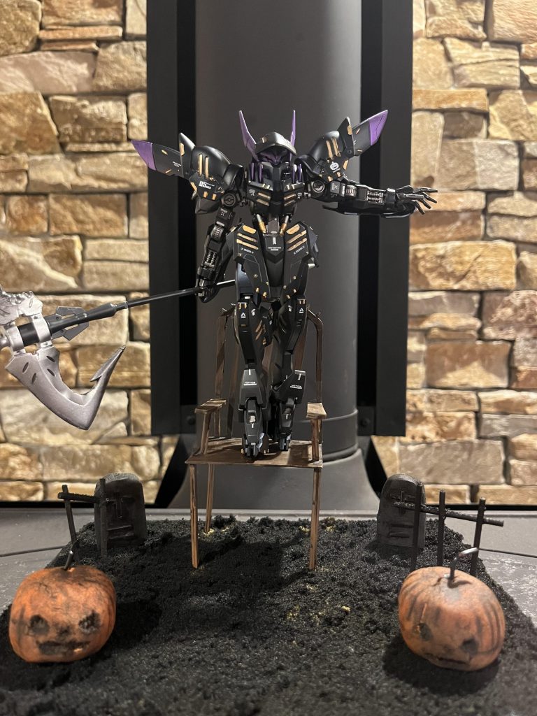 そしてなんとこのガンダムグレモリーすごくバランスが良く今回のジオラマ用にプラ板でスクラッチした椅子に立たせる事ができました(((o(*゚▽゚*)o)))すげぇ…なんかめっちゃかっこいい(*⁰▿⁰*)